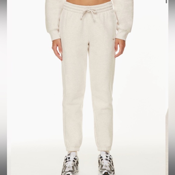 *SOLD* Aritzia TNA Cozy Fleece Set - Picture 5 of 5